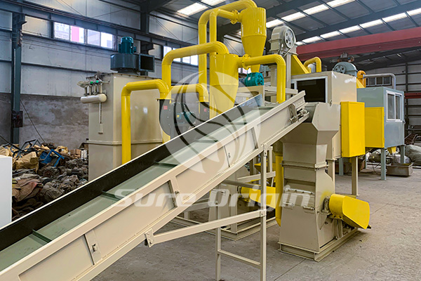 Planta de reciclaje de ampollas médicas y placas de aluminio y plástico de 1000 kg/h en Anuhui, China